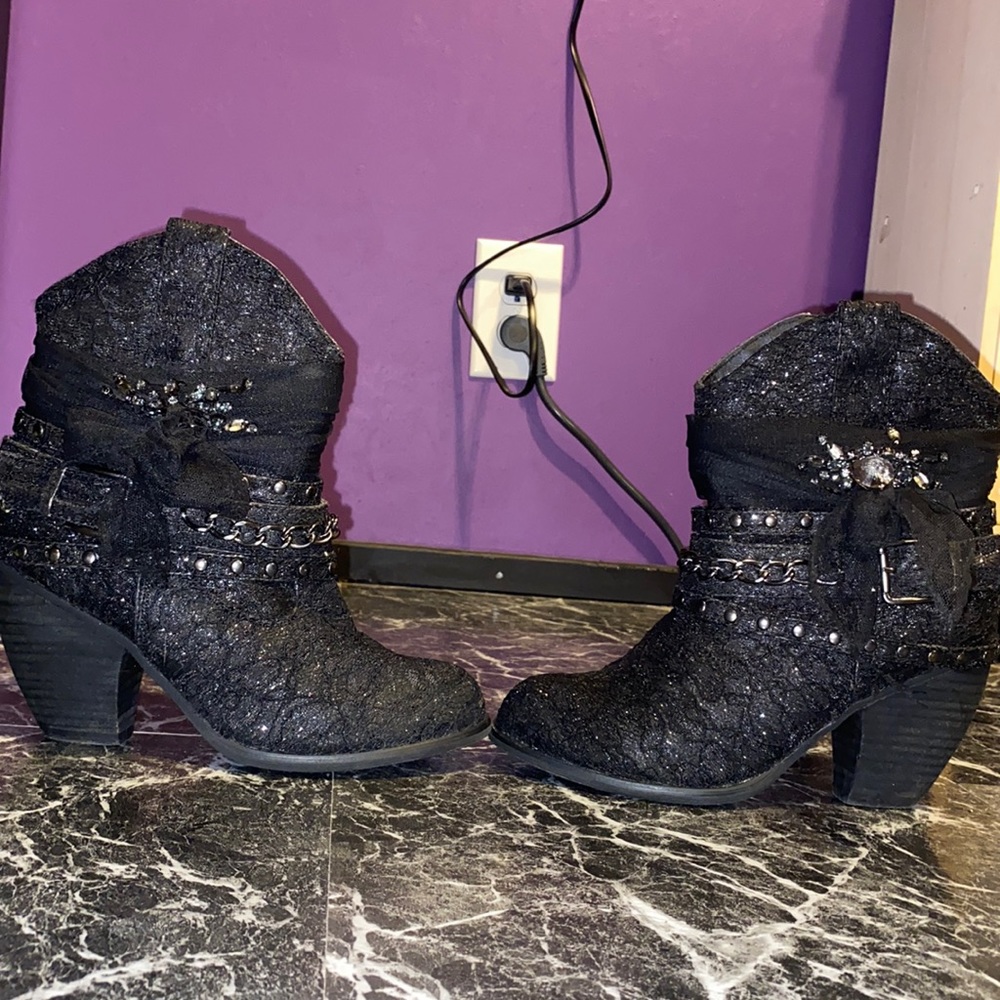 Buckle Not Rated Ankle Boots